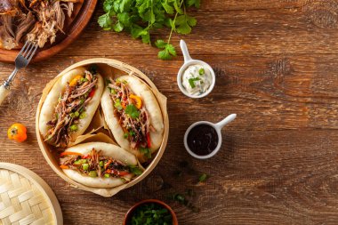 Bao Bao dürümünde domuz eti. Üst görünüm.