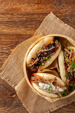 Bao Bao dürümünde domuz eti. Üst görünüm.