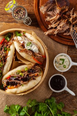 Bao Bao dürümünde domuz eti. Üst görünüm.