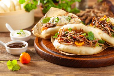 Bao Bao dürümünde domuz eti. Üst görünüm.