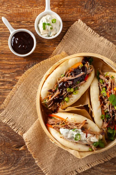 Bao Bao dürümünde domuz eti. Üst görünüm.