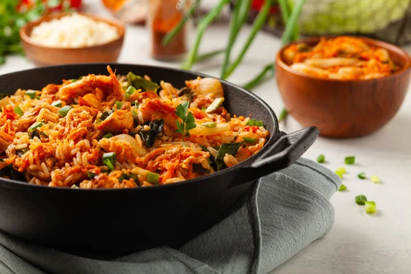 Cavolo Kimchi Con Pollo Preparato Wok Vista Frontale — Foto Stock