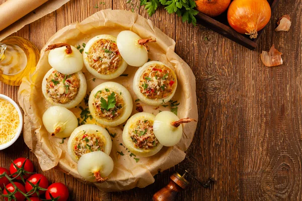 Onion Baked Cheese Stuffed Minced Meat Top View Served Parchment — Stock Photo, Image