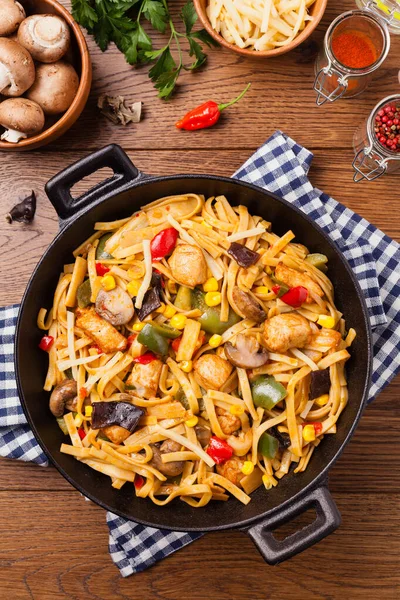 Indonesian Pasta Chicken Pieces Bamboo Mushrooms Top View — Stock Photo, Image