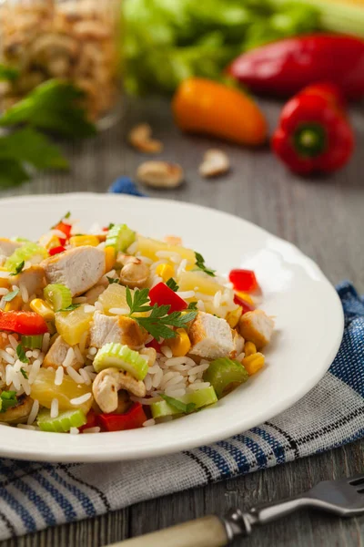 Salad Rice Chicken Peanuts Vegetables Front View — Stock Photo, Image