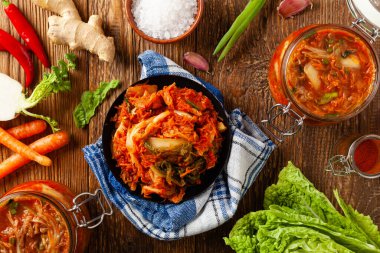 Kimçi lahanası. Bulaşıklara ek olarak mükemmel ya da ayrı ayrı yenmiş. Üst görünüm.