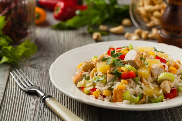 Salad Rice Chicken Peanuts Vegetables Front View — Stock Photo, Image