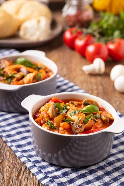 Chicken Stew Peppers Mushrooms Tomatoes Wooden Background — Stock Photo, Image