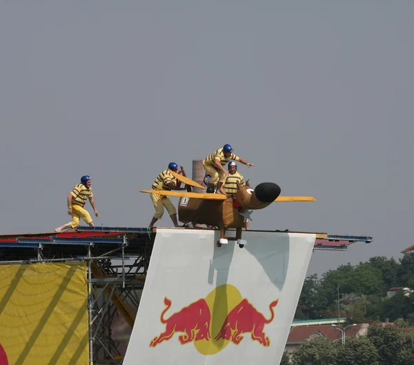 Flugtag toro rojo — Foto de Stock