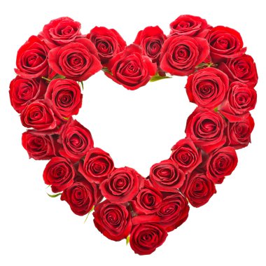 kalp şeklinde beyaz arka plan üzerinde izole kırmızı gül buketi