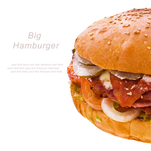 Большой гамбургер изолирован на белом фоне — стоковое фото