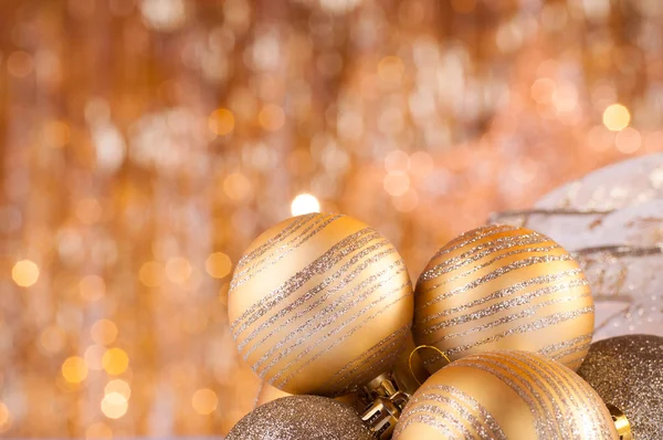 Boules de Noël en or — Photo