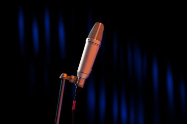 Sahne alanı üzerindeki mikrofon