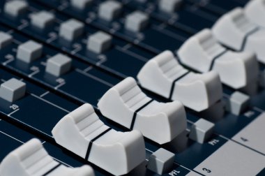 ses karıştırıcı