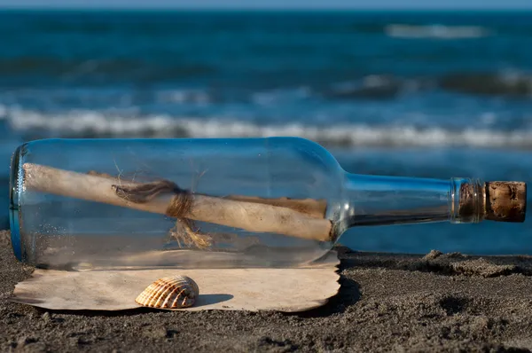 Message in a bottle — Stock Photo, Image