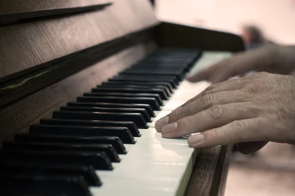 Mãos e pianista — Fotografia de Stock