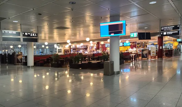 Munich Germany September 2021 Empty Concourse Munich International Airport Lufthansa — Stock Photo, Image