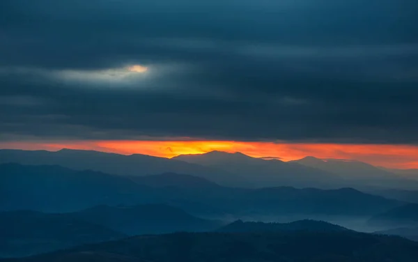 Fiery Dawn Clouds Mountains — Stock Photo, Image