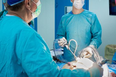 Laparoskopik minimal invazif ameliyat.