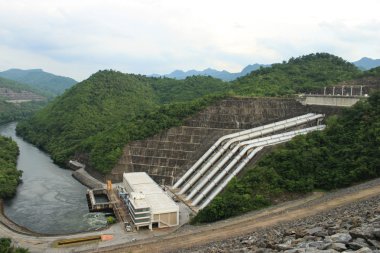 Srinakarin baraj elektrik.