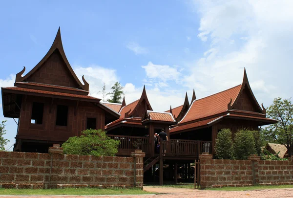 Casa de madera de estilo tailandés . — Foto de Stock