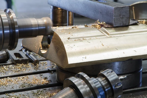 Cabeças de fresagem de máquinas CNC na indústria metalúrgica — Fotografia de Stock