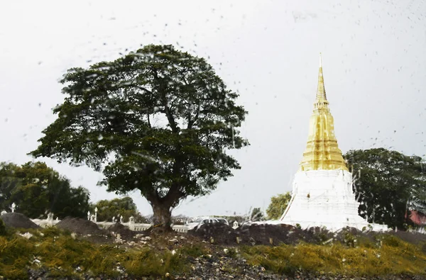 Pagoda pohled v období deště — Stock fotografie