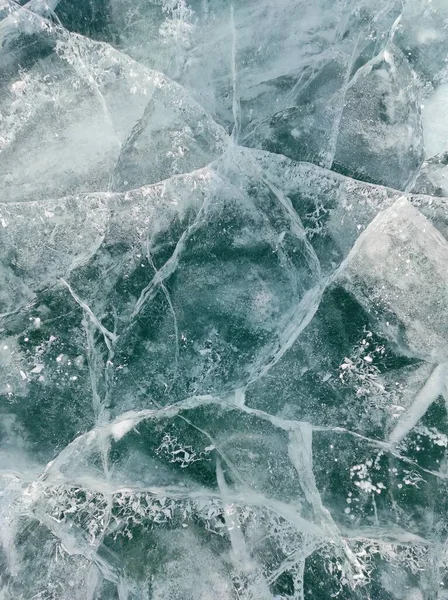 Hielo transparente en el lago Baikal en invierno — Foto de Stock