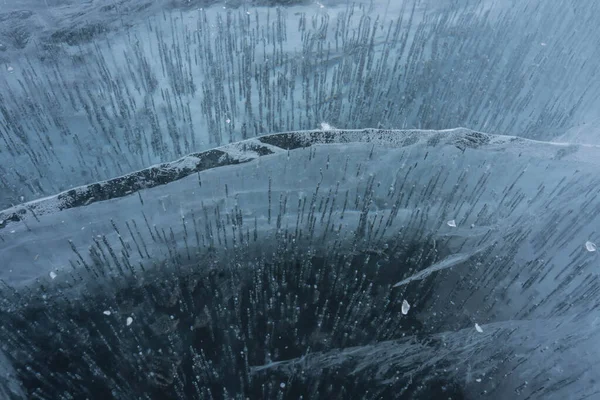 贝加尔湖上结冰的透明冰 — 图库照片
