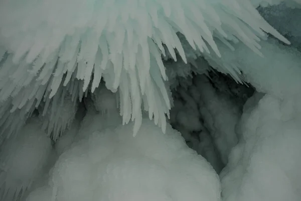 Gelo transparente no lago congelado Baikal — Fotografia de Stock