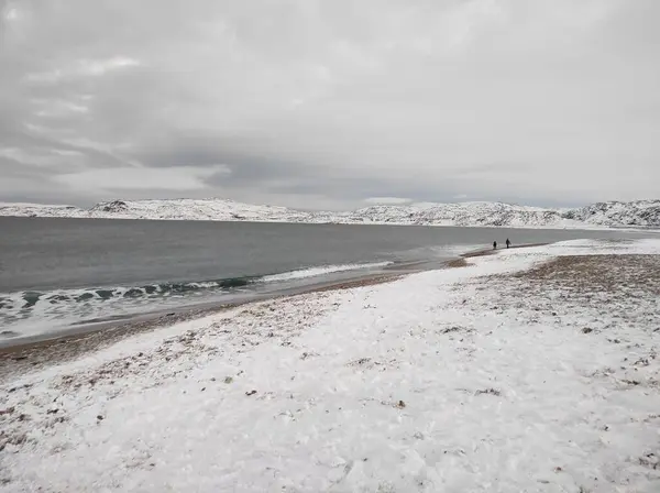 Norra Ishavet Nära Teriberka Murmansk Regionen Mot Bakgrund Vinterhimlen — Stockfoto