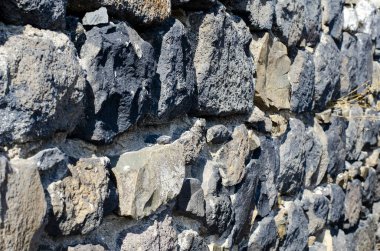 Taş duvar. Kaya dokusu. Bloklar tuğla.