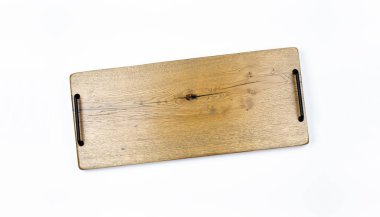 Kesme tahtası. Kesmek için tahta tahta. Tahta tepsi. Beyaz arka planda. İzole edilmiş.