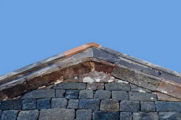 Часть Старого Дома Каменная Стена Фоне Неба — стоковое фото