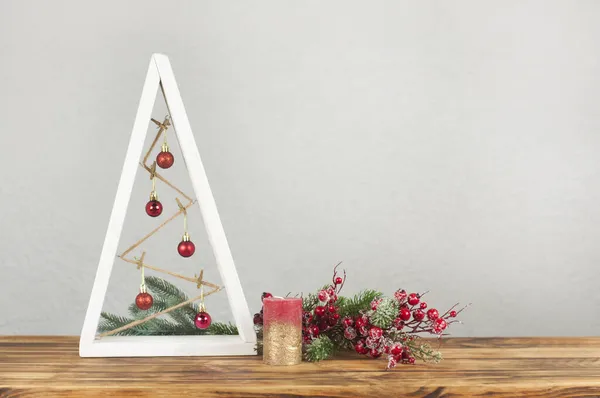 Decoración Navidad Año Nuevo Sobre Una Mesa Madera — Foto de Stock