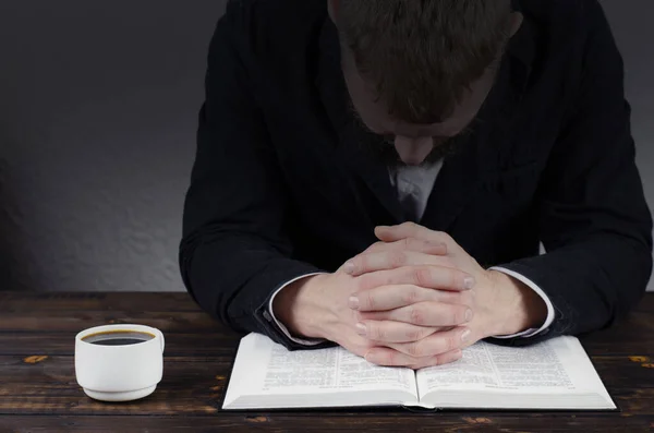 Open Bible Wooden Table Hands Prayer Prayer Man Prays Folded — Fotografia de Stock