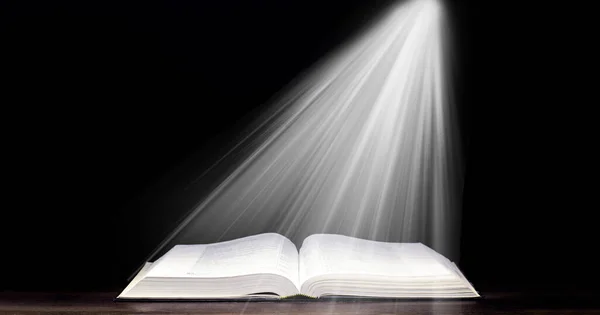 Biblia Libro Abierto Luz Libro Antiguo Libro Antigüedades Magia Cuento —  Fotos de Stock