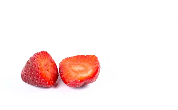 Erdbeeren Auf Weißem Hintergrund Vereinzelt Sommer — Stockfoto