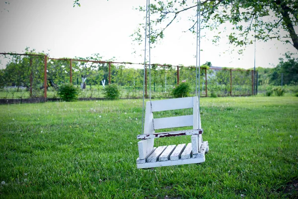 Houpačka Pro Děti Parku Swing Garden — Stock fotografie