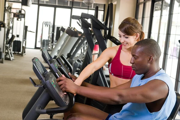 Muž a žena fitness cvičení — Stock fotografie