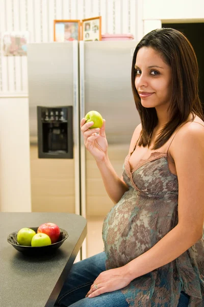 Femme enceinte en bonne santé — Photo