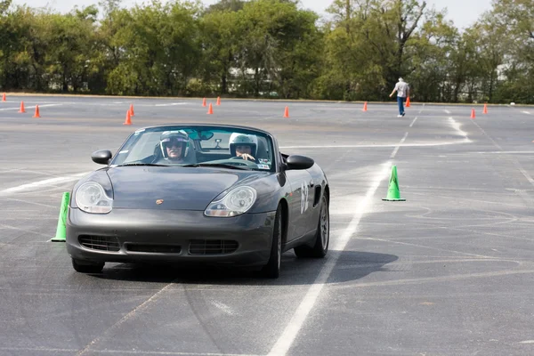 保时捷 boxster autocrossing — 图库照片