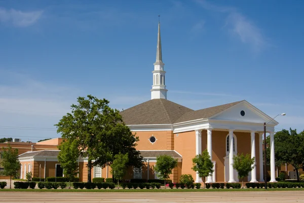 Klasik banliyö Kilisesi