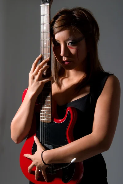 Chica y guitarra — Foto de Stock