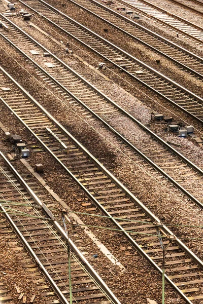 Paris 'in Batignolles semtinde demiryolu rayları