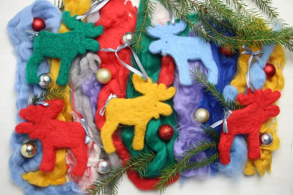 Łoś Lub Łoś Zabawki Dekoracja Świąteczna Kolorowe Wełny Filcowania Paski — Zdjęcie stockowe