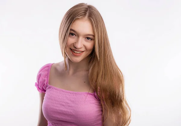 Krásná Přírodní Mladá Žena Tvář Blond Dlouhé Vlasy Pózovat Usmívat — Stock fotografie