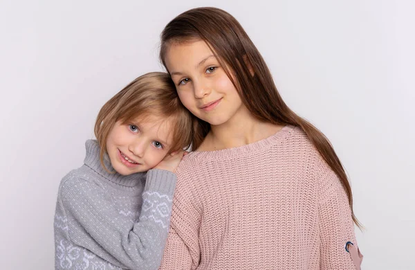 Melhores Amigos Irmãs Felizes Juntos Fica Perto Uns Dos Outros — Fotografia de Stock