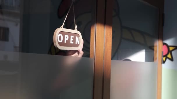 Малий Бізнес Закривається Перетворити Знак Відкритого Закритий Кадрів Секунду — стокове відео