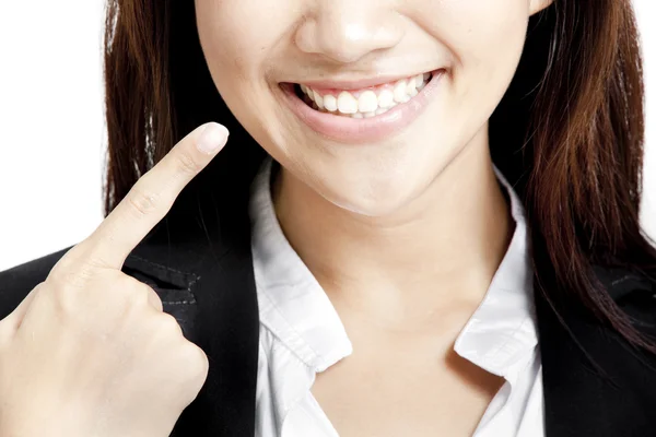 Asyalı kadın gülümsüyor — Stok fotoğraf